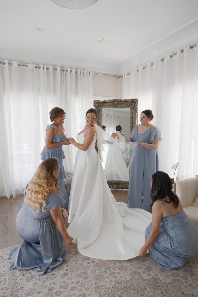 Bride and bridesmaids getting ready at the Alderman House wedding venue in Florida