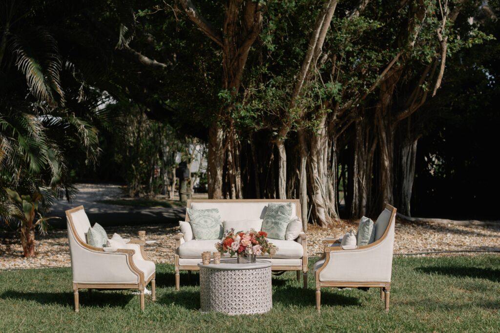 Port Royal Naples FL | Priscila Del Cristo Photo Outdoor ceremony set up at port royal naples florida private residence.