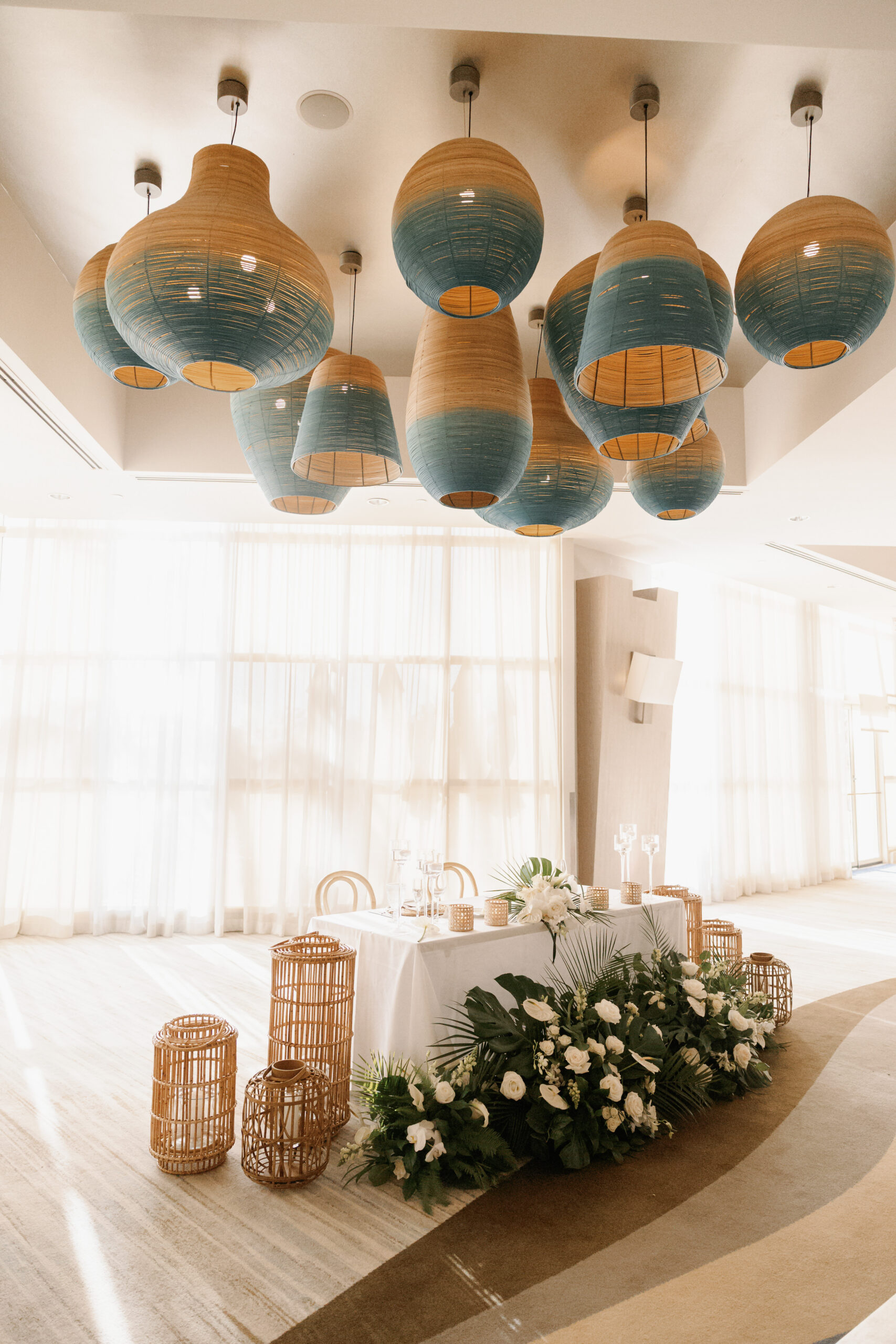 minimalist indoor floral arrangement by the best wedding florist in naples, fl